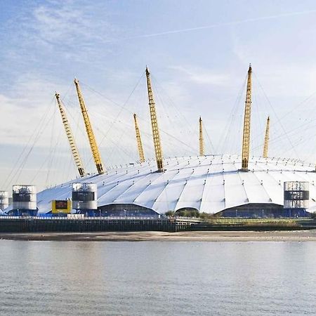 2 Bedroom Apartment Near Station Londra Esterno foto