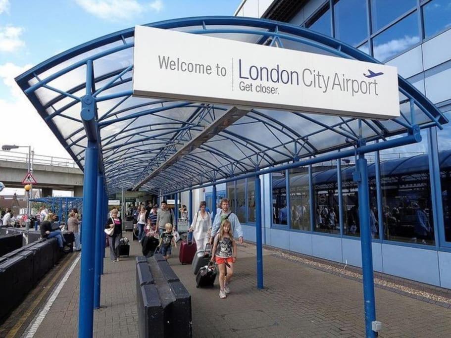 2 Bedroom Apartment Near Station Londra Esterno foto