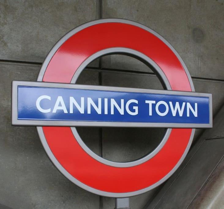 2 Bedroom Apartment Near Station Londra Esterno foto